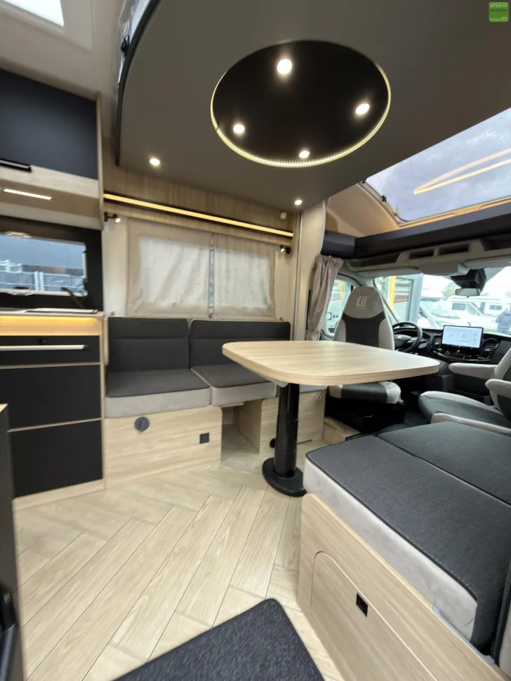 Fahrzeugbild Challenger Teilintegriert Graphite Edition 250 Arctic 2026 #8