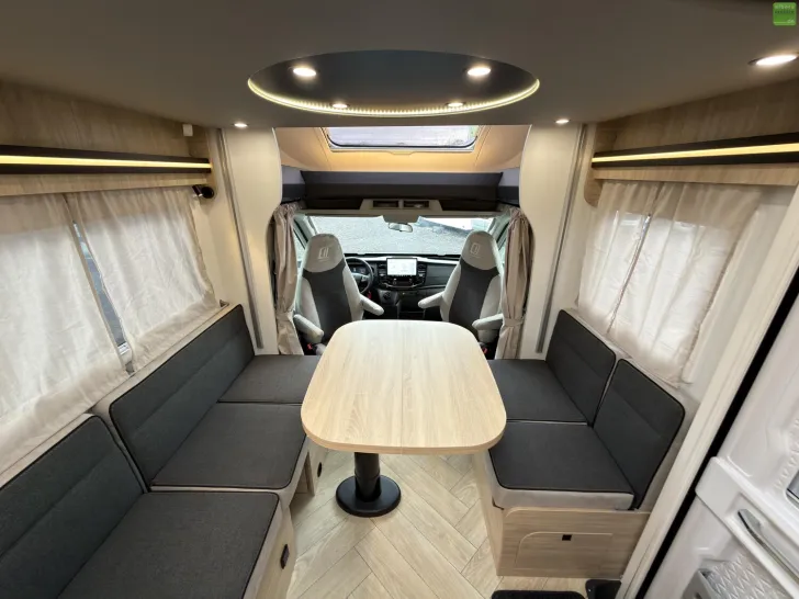 Fahrzeugbild Challenger Teilintegriert Graphite Edition 250 Arctic 2026 #9