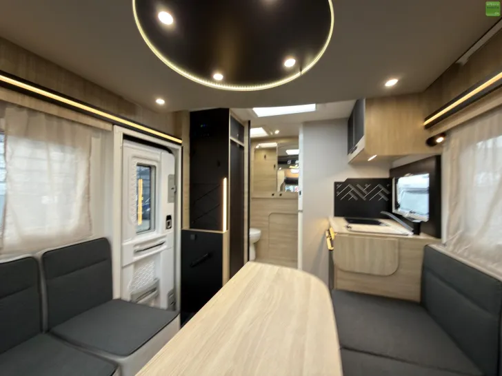 Fahrzeugbild Challenger Teilintegriert Graphite Edition 250 Arctic 2026 #10