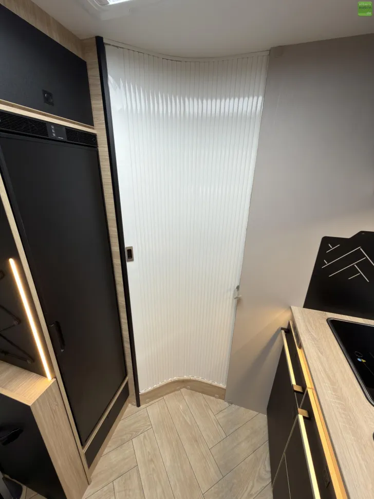 Fahrzeugbild Challenger Teilintegriert Graphite Edition 250 Arctic 2026 #17