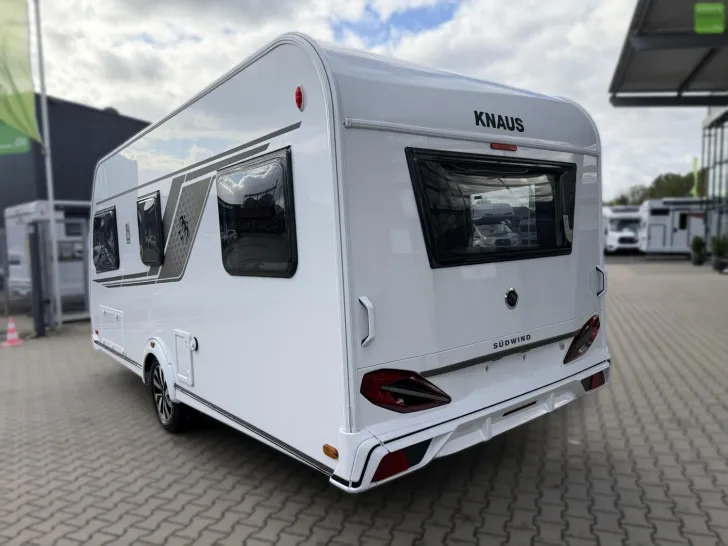 Fahrzeugbild Knaus Südwind BLACK SELECTION 460 EU Einzelbetten 2026 #6
