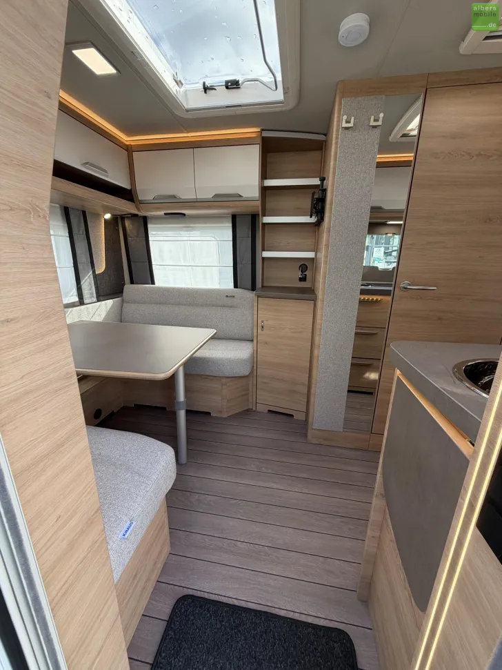 Fahrzeugbild Knaus Südwind BLACK SELECTION 460 EU Einzelbetten 2026 #9