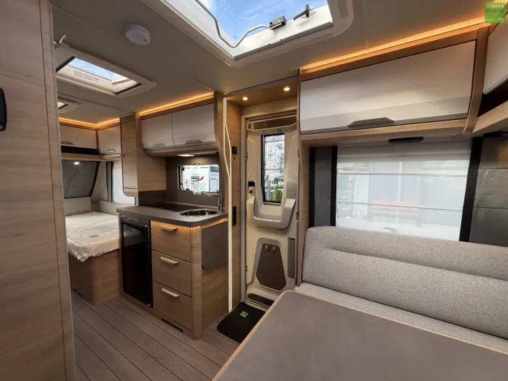 Fahrzeugbild Knaus Südwind BLACK SELECTION 460 EU Einzelbetten 2026 #11