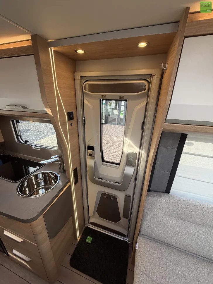 Fahrzeugbild Knaus Südwind BLACK SELECTION 460 EU Einzelbetten 2026 #23