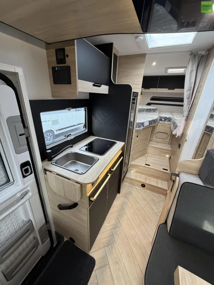 Fahrzeugbild Challenger Teilintegriert Graphite Edition 287 Arctic 2026 #12