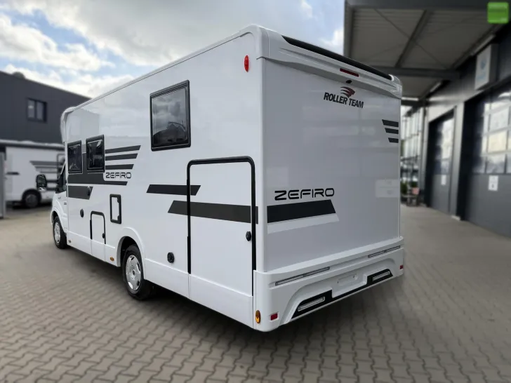 Fahrzeugbild Roller Team Zefiro 266 P 2xLithium 400W Solar 4100 kg 2026 #5