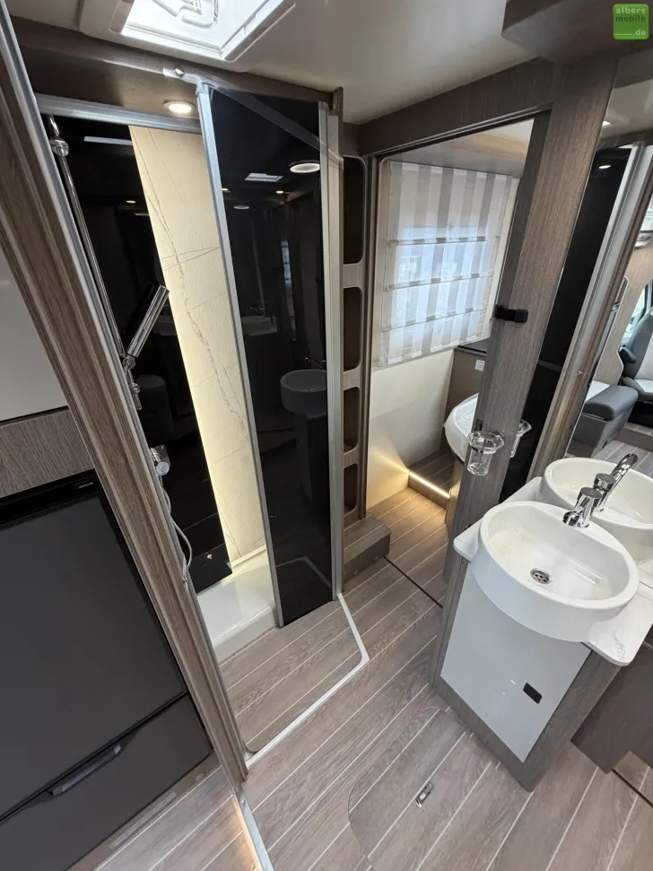 Fahrzeugbild Roller Team Zefiro 266 P 2xLithium 400W Solar 4100 kg 2026 #17