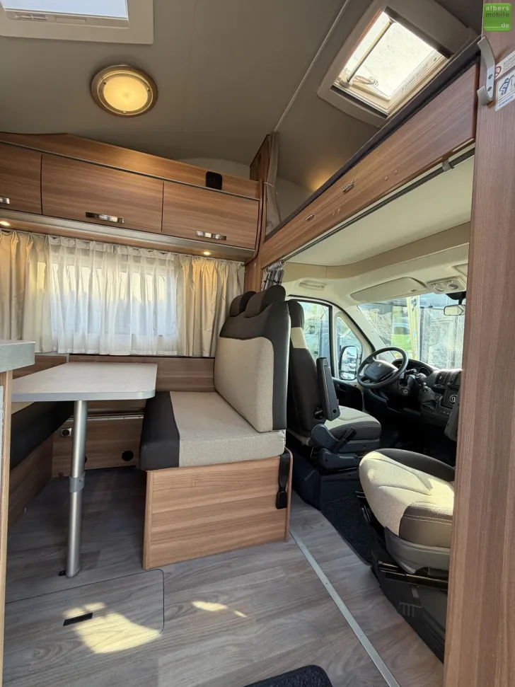 Fahrzeugbild Weinsberg CaraHome 600 DKG Thule Lift Navi Markise 6 Sitze #8