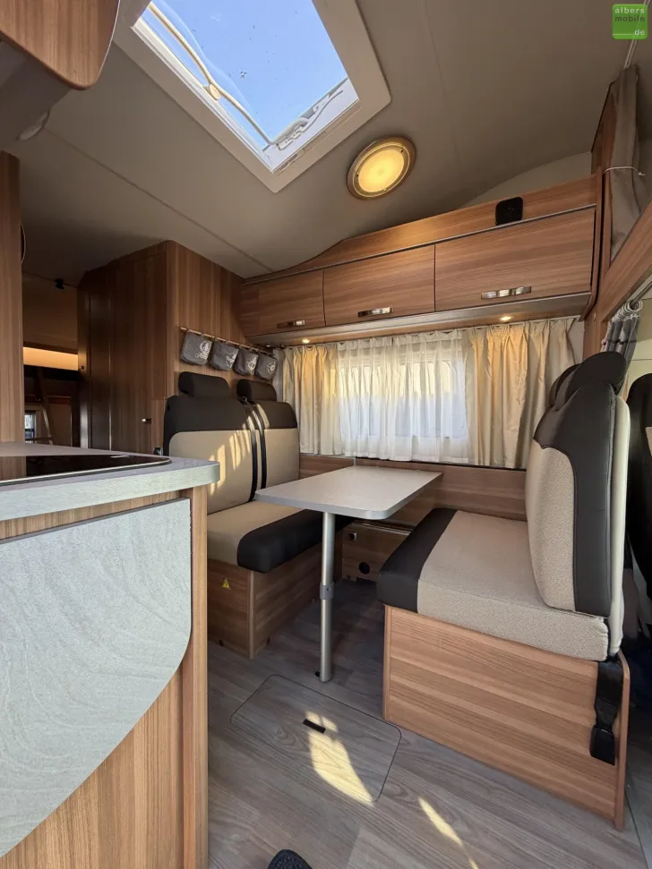 Fahrzeugbild Weinsberg CaraHome 600 DKG Thule Lift Navi Markise 6 Sitze #9