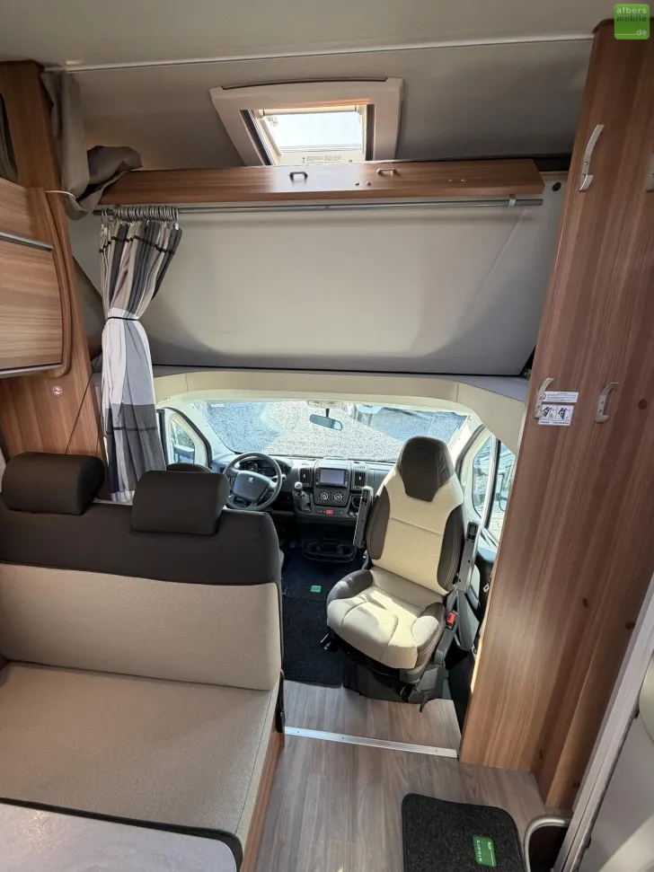 Fahrzeugbild Weinsberg CaraHome 600 DKG Thule Lift Navi Markise 6 Sitze #28