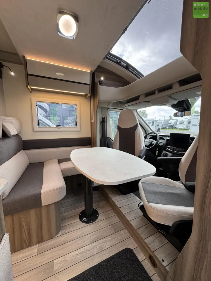 Fahrzeugbild Roller Team Kronos Fit 291 TL Design Winter Navi ACC 2026 #8