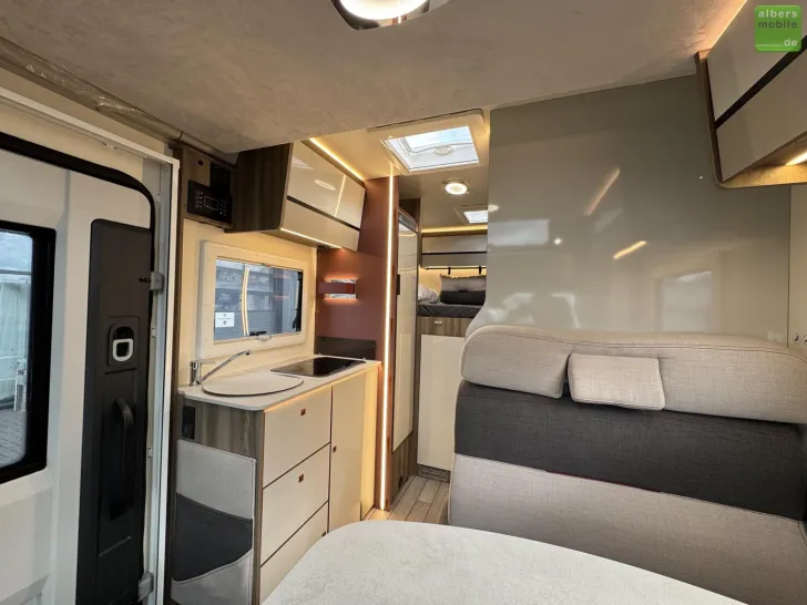 Fahrzeugbild Roller Team Kronos Fit 291 TL Design Winter Navi ACC 2026 #9