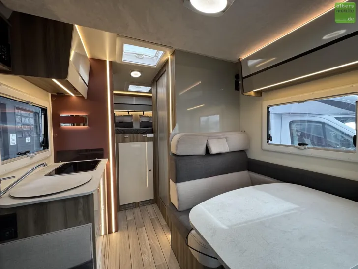 Fahrzeugbild Roller Team Kronos Fit 291 TL Design Winter Navi ACC 2026 #10