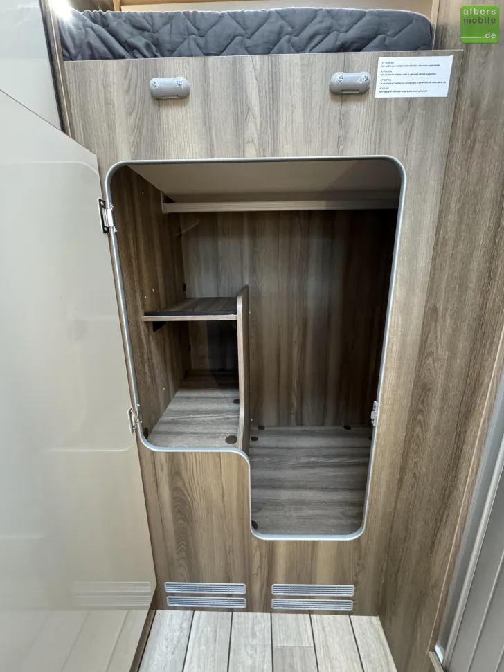 Fahrzeugbild Roller Team Kronos Fit 291 TL Design Winter Navi ACC 2026 #17