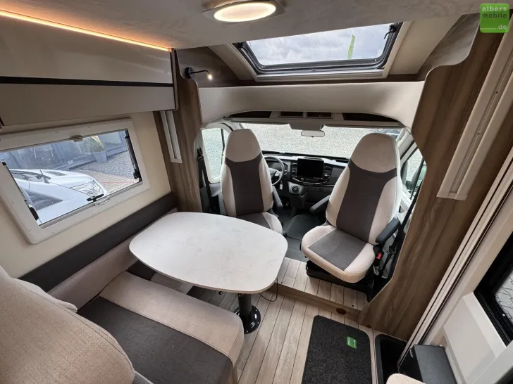 Fahrzeugbild Roller Team Kronos Fit 291 TL Design Winter Navi ACC 2026 #24