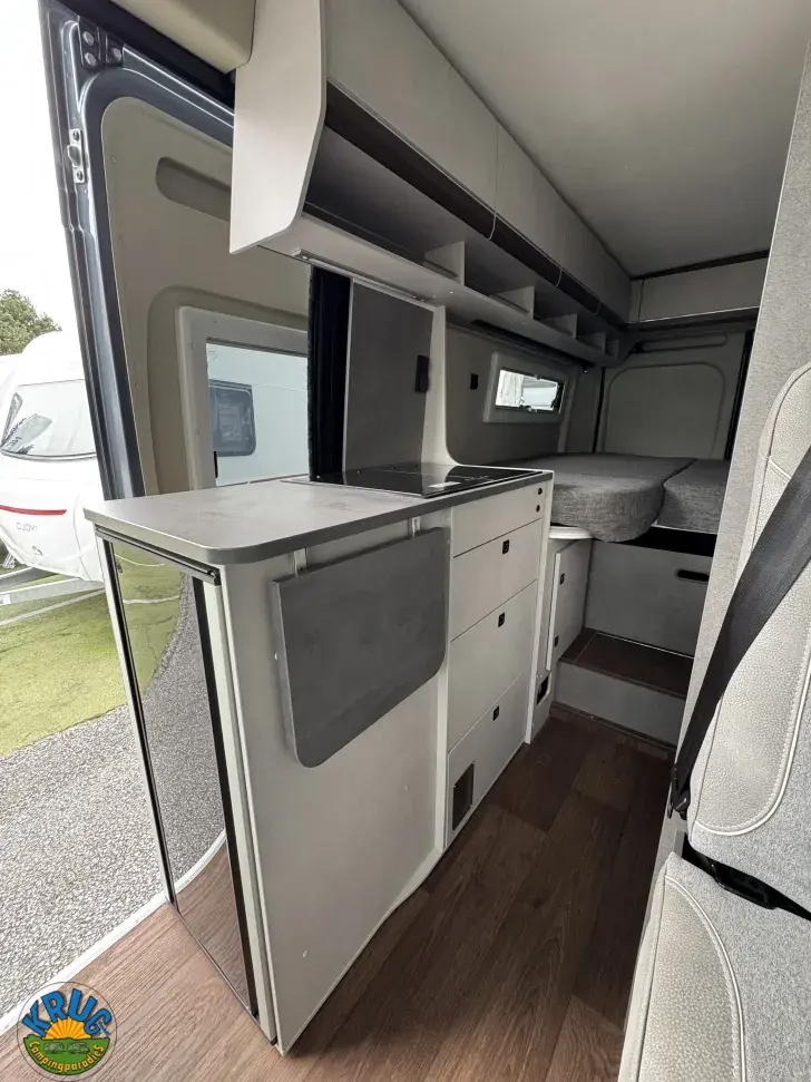 Fahrzeugbild Pössl Summit SHINE 600 L mit Schlafdach #7