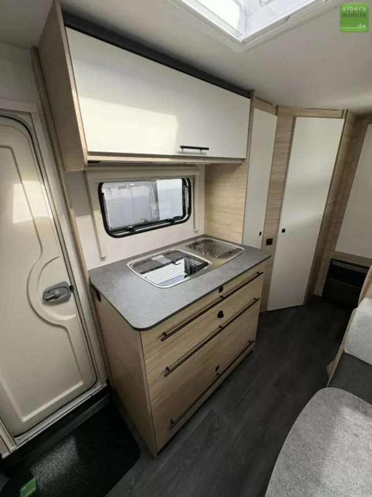 Fahrzeugbild Sterckeman Easy 496PE Etagenbetten Dusche 1500kg #15