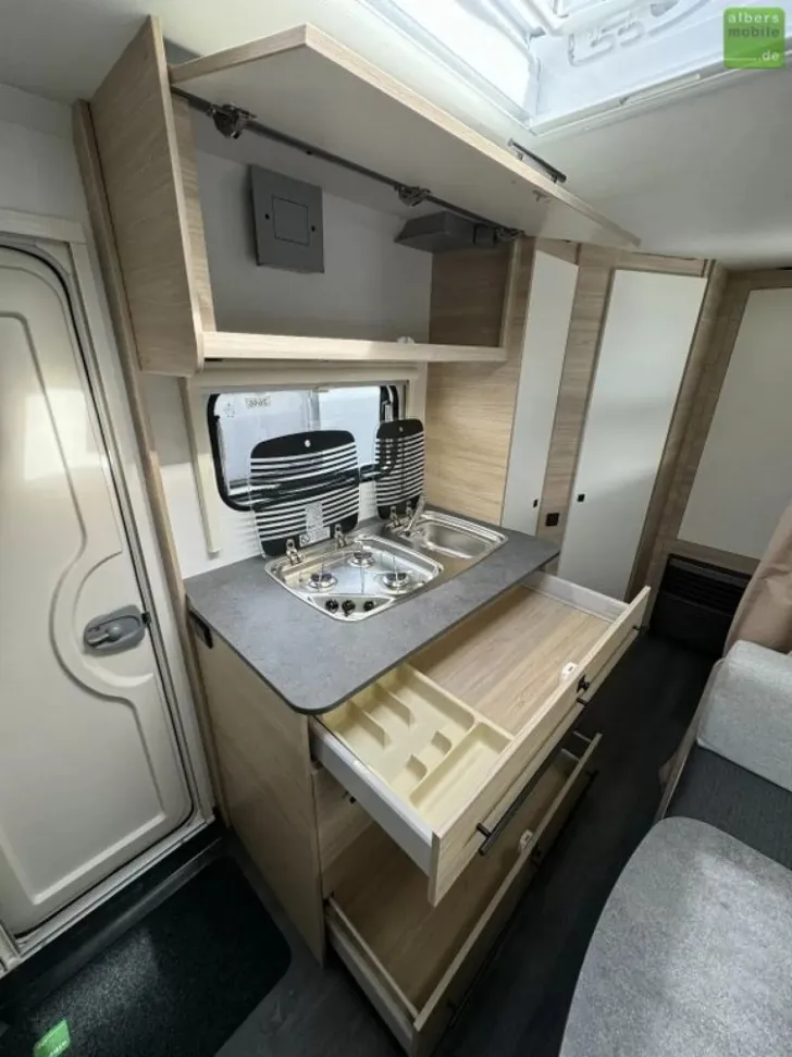 Fahrzeugbild Sterckeman Easy 496PE Etagenbetten Dusche 1500kg #16