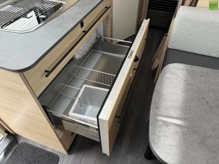 Fahrzeugbild Sterckeman Easy 496PE Etagenbetten Dusche 1500kg #17