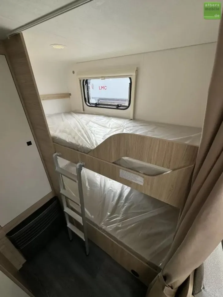 Fahrzeugbild Sterckeman Easy 496PE Etagenbetten Dusche 1500kg #21