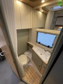 Fahrzeugbild LMC Style 450 D Queensbett Dusche 1800kg #16