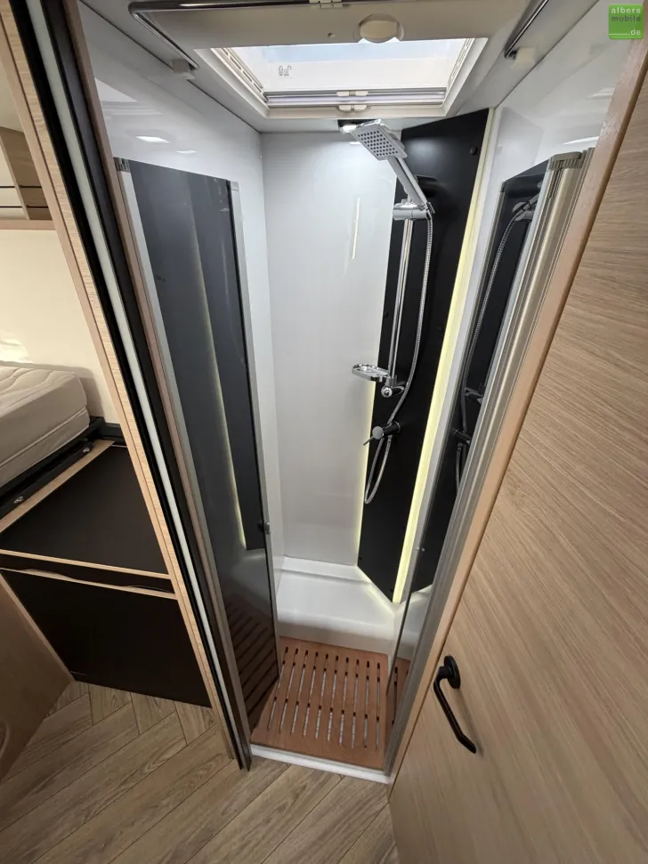 Fahrzeugbild Challenger Teilintegriert 384 Etape Edition Hubbett #22