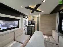 Fahrzeugbild Challenger X Open Edition X250 Automatik Markise Solar #12