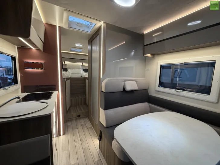 Fahrzeugbild Roller Team Kronos Fit 281 TL Design Winter Navi ACC 2026 #11