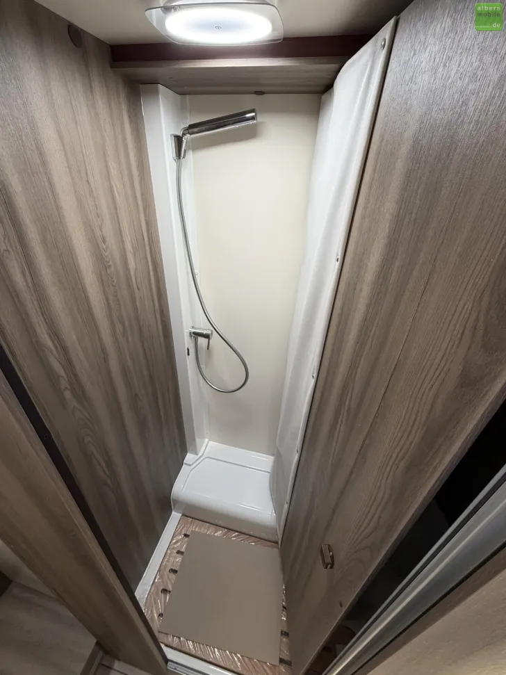 Fahrzeugbild Roller Team Kronos Fit 281 TL Design Winter Navi ACC 2026 #17