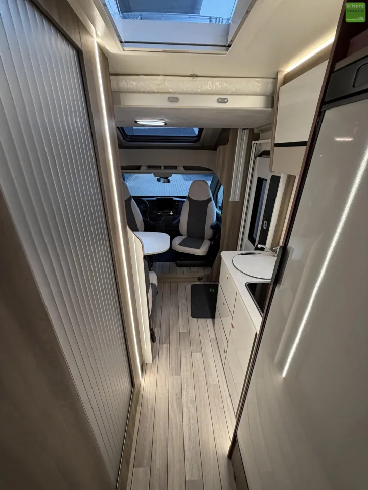 Fahrzeugbild Roller Team Kronos Fit 281 TL Design Winter Navi ACC 2026 #21