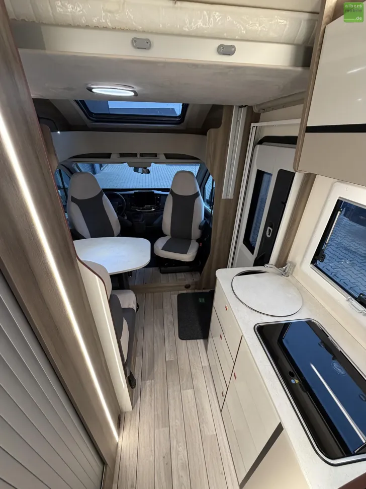 Fahrzeugbild Roller Team Kronos Fit 281 TL Design Winter Navi ACC 2026 #22