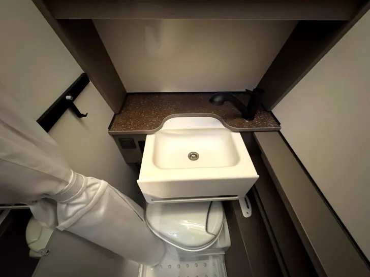 Fahrzeugbild Bürstner B66 480 TK DUSCHE|STOCKBETT|HECKGARAGE #15