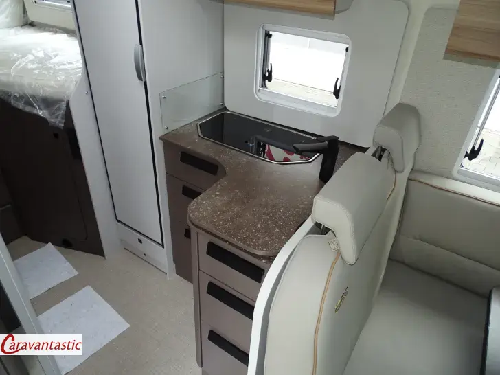 Fahrzeugbild Bürstner B 66 TD 690 G #12