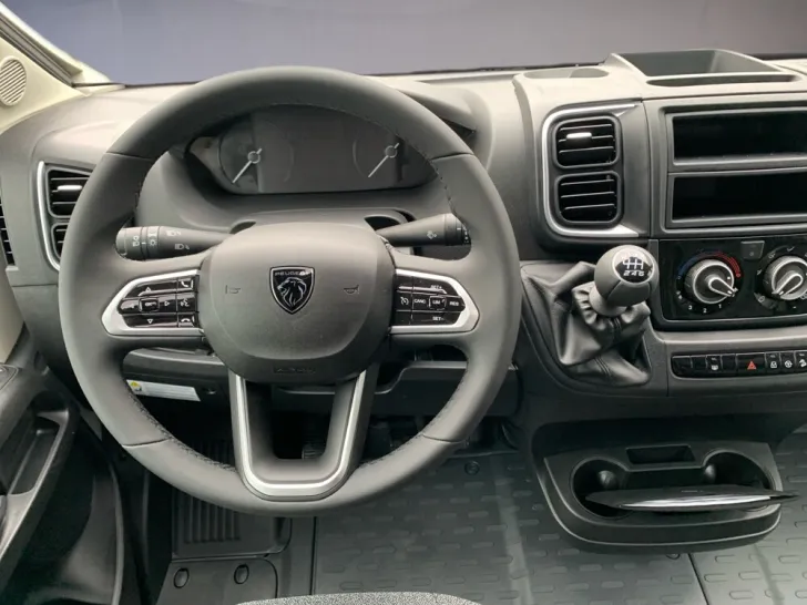 Fahrzeugbild Crosscamp EXPDN T 7.0 E Peugeot #8