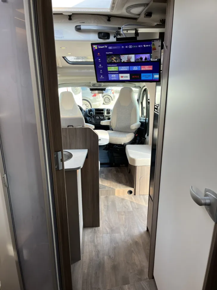 Fahrzeugbild Carado T447 pro+ *5 Sitzp.*Hubbett*LED* #20