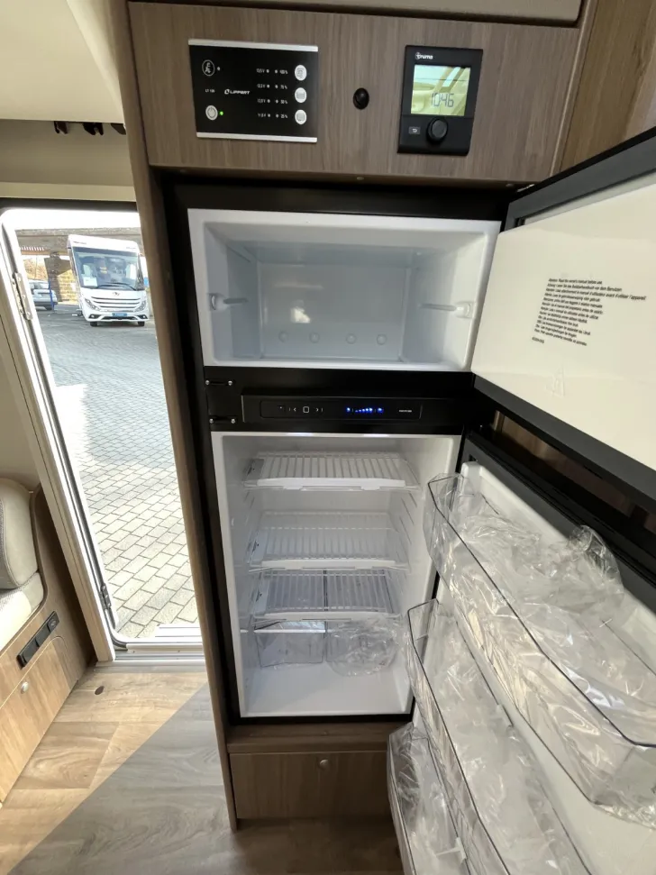 Fahrzeugbild Carado T447 pro+ *5 Sitzp.*Hubbett*LED* #22