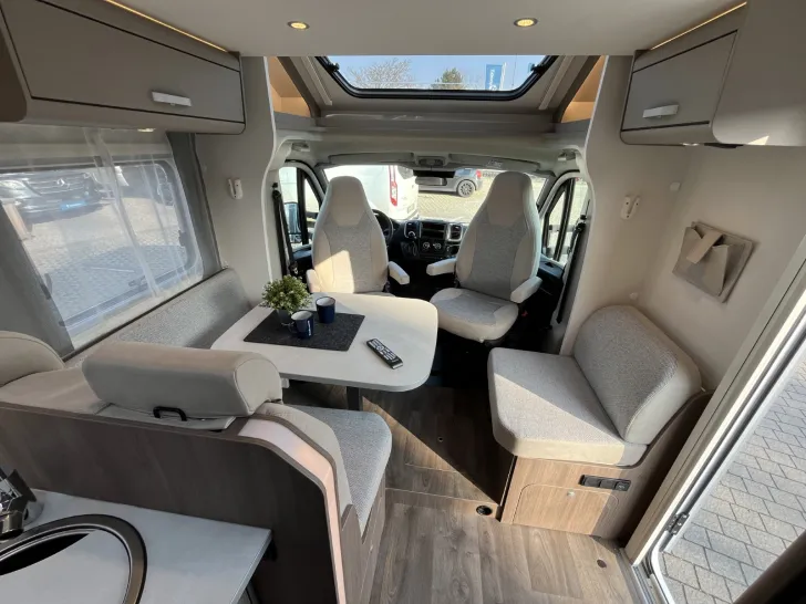 Fahrzeugbild Carado T447 pro+ *5 Sitzp.*Hubbett*LED* #24