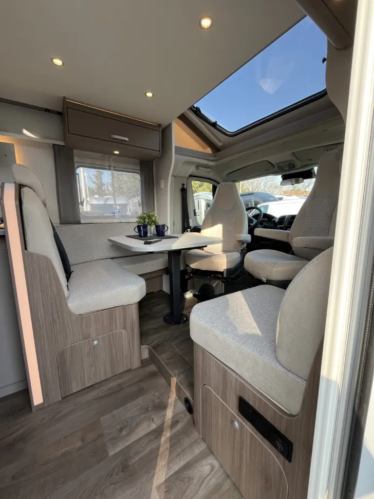 Fahrzeugbild Carado T447 pro+ *5 Sitzp.*Hubbett*LED* #27