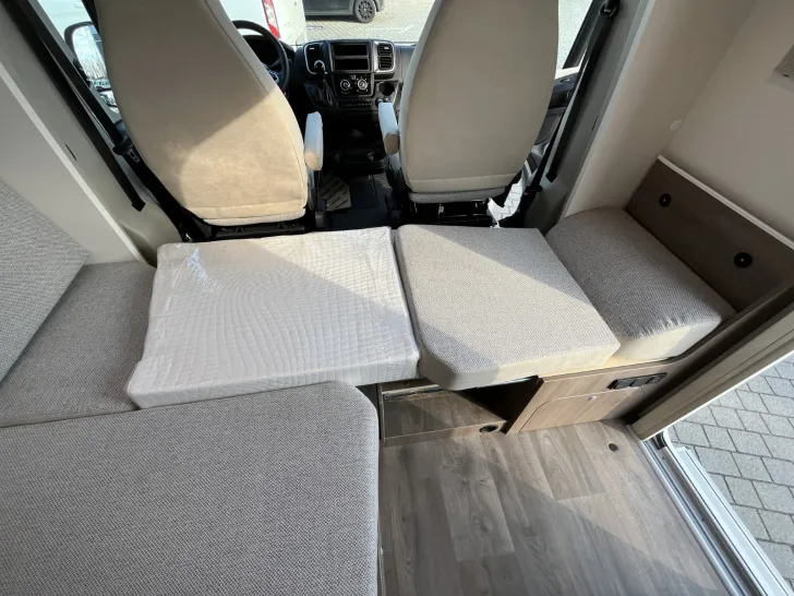 Fahrzeugbild Carado T447 pro+ *5 Sitzp.*Hubbett*LED* #29