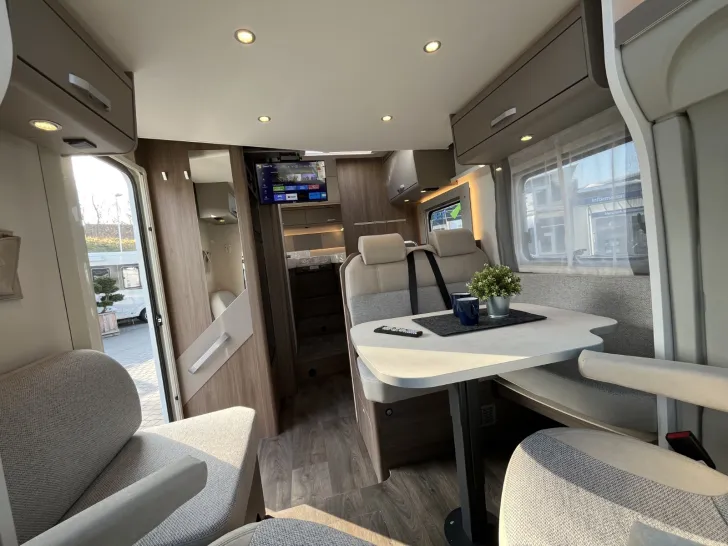 Fahrzeugbild Carado T447 pro+ *5 Sitzp.*Hubbett*LED* #30