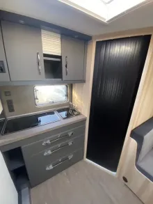 Fahrzeugbild Hobby De Luxe 460 SL #4