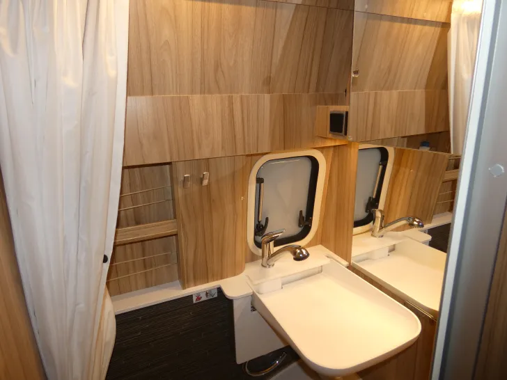 Fahrzeugbild Hymer Camper Van Grand Canyon S CrossOver - SoPreis wegen Hageldellen #23