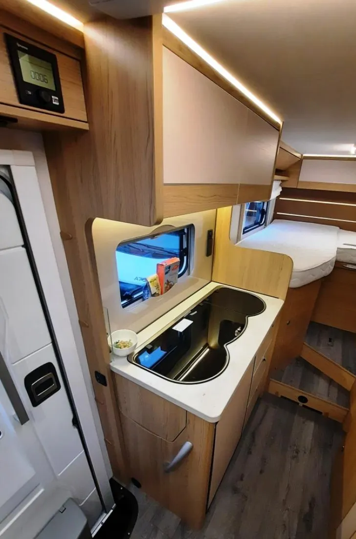 Fahrzeugbild LMC Cruiser V 646 G #10