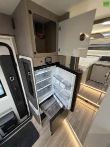 Fahrzeugbild Roller Team Zefiro 287 P Heavy Design Paket Navi ACC 2026 #14