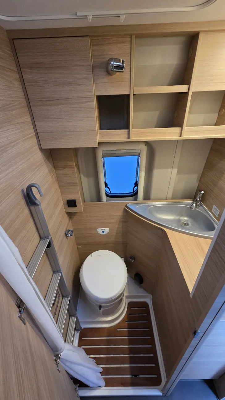 Fahrzeugbild Roadcar R 601 Pössl D-Line ... mit 4 Schlafplätzen #7