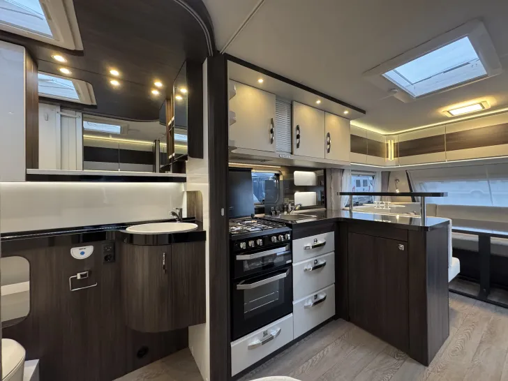 Fahrzeugbild Hobby Prestige 560 FC Backofen*Dunstabzugshaube #11