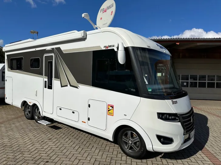 Fahrzeugbild Frankia F-Line I 790 Plus Titan Hubbett vorn & hinten ! #1