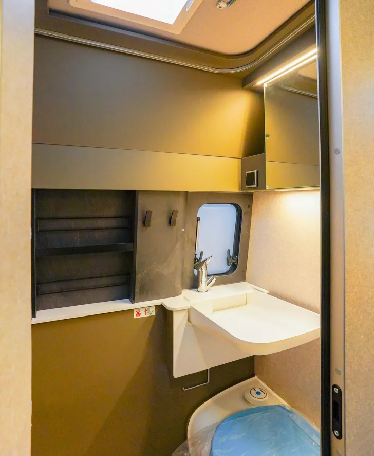 Fahrzeugbild Hymer Grand Canyon S 600 **PREISVORTEIL: 9.375 EURO** #12