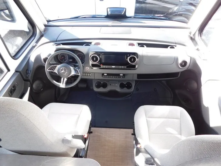 Fahrzeugbild Hymer B-Klasse MC I 680 Arktis+Lithiumpaket, Solar, TV #6