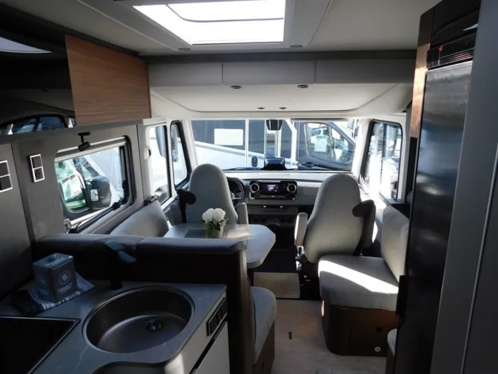 Fahrzeugbild Hymer B-Klasse MC I 680 Arktis+Lithiumpaket, Solar, TV #17